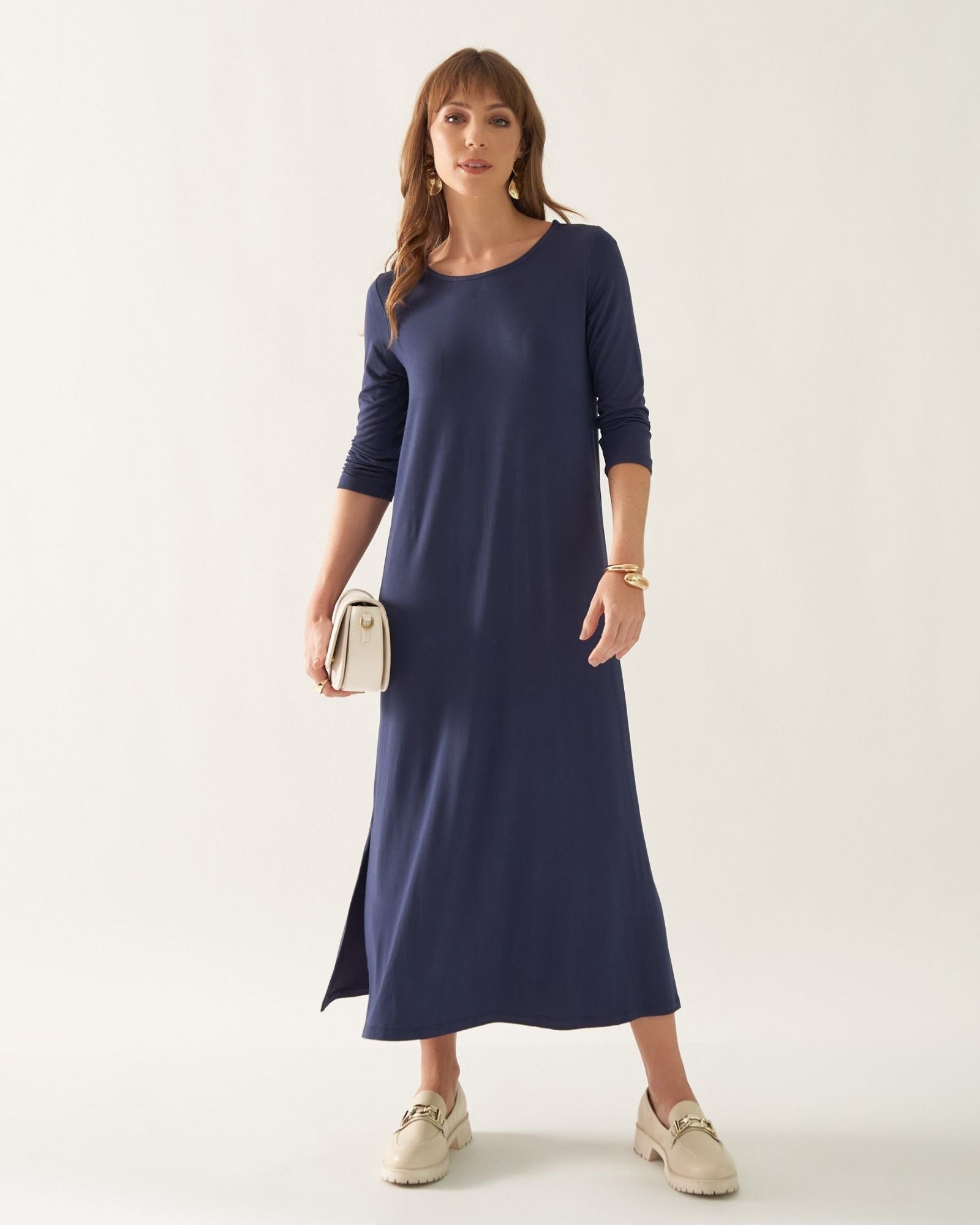 Vestido em Malha Leve com Fenda Lateral