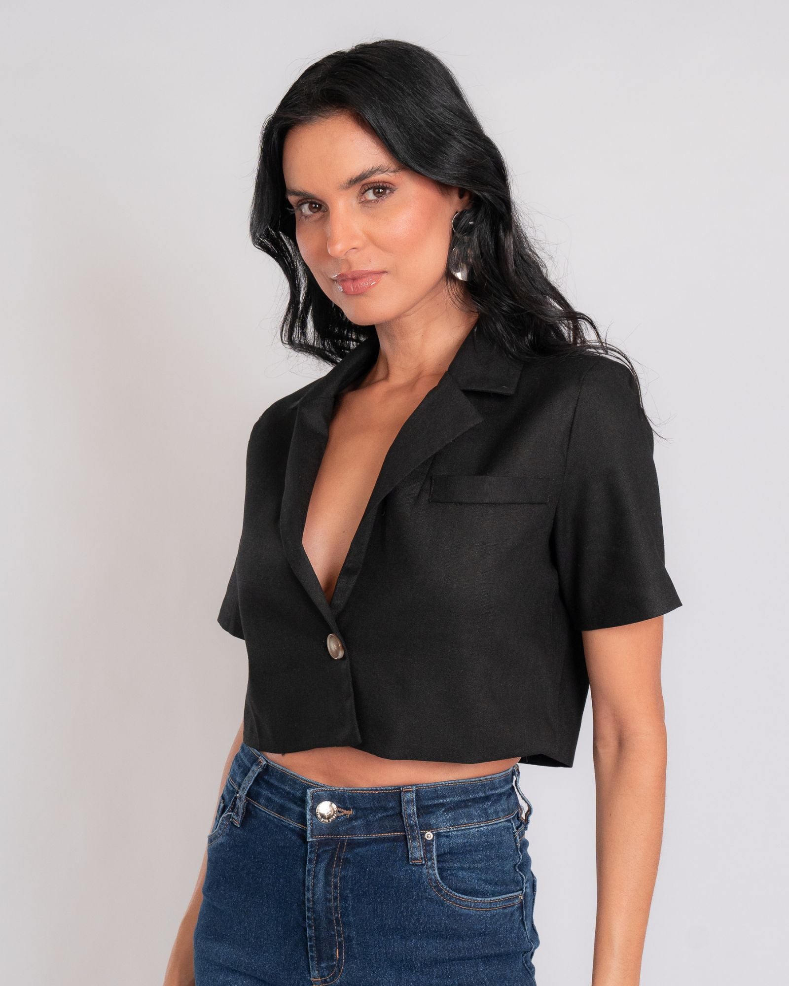 Blazer de Linho Cropped com Ombreiras
