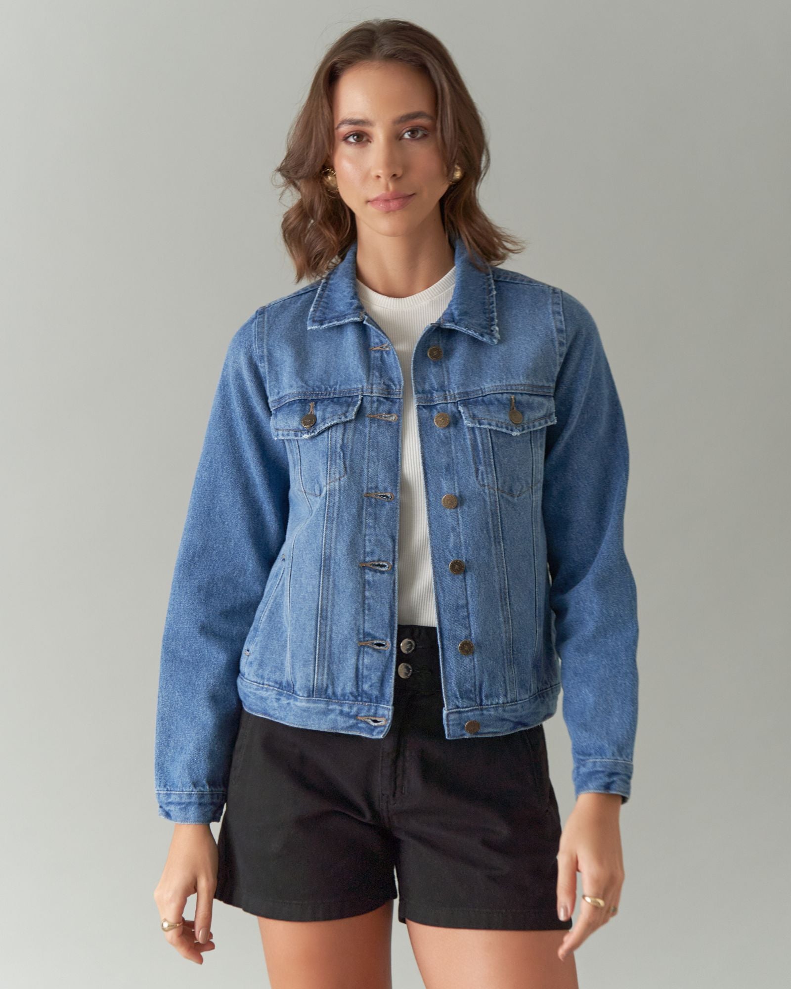 Jaqueta Jeans Tradicional com Recortes e Puídos