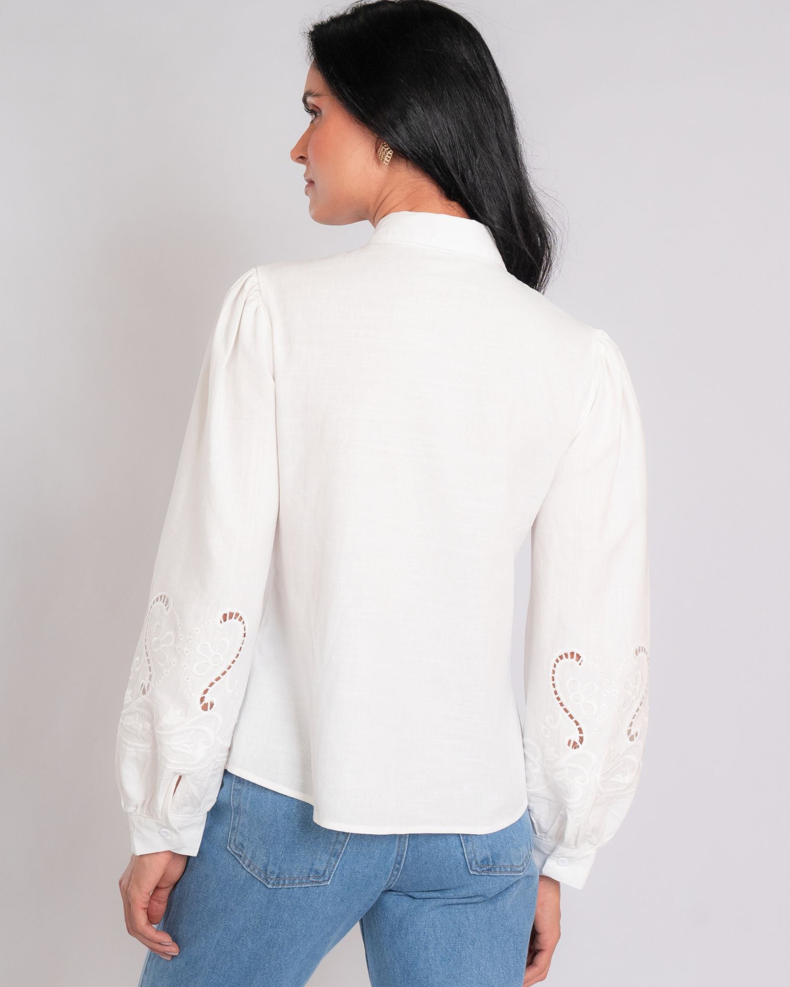 Camisa Tricoline com Manga Longa Bordada