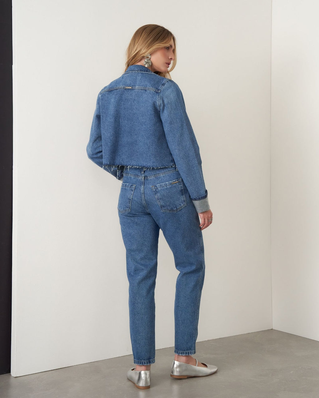 Calça Mom Jeans com Strass