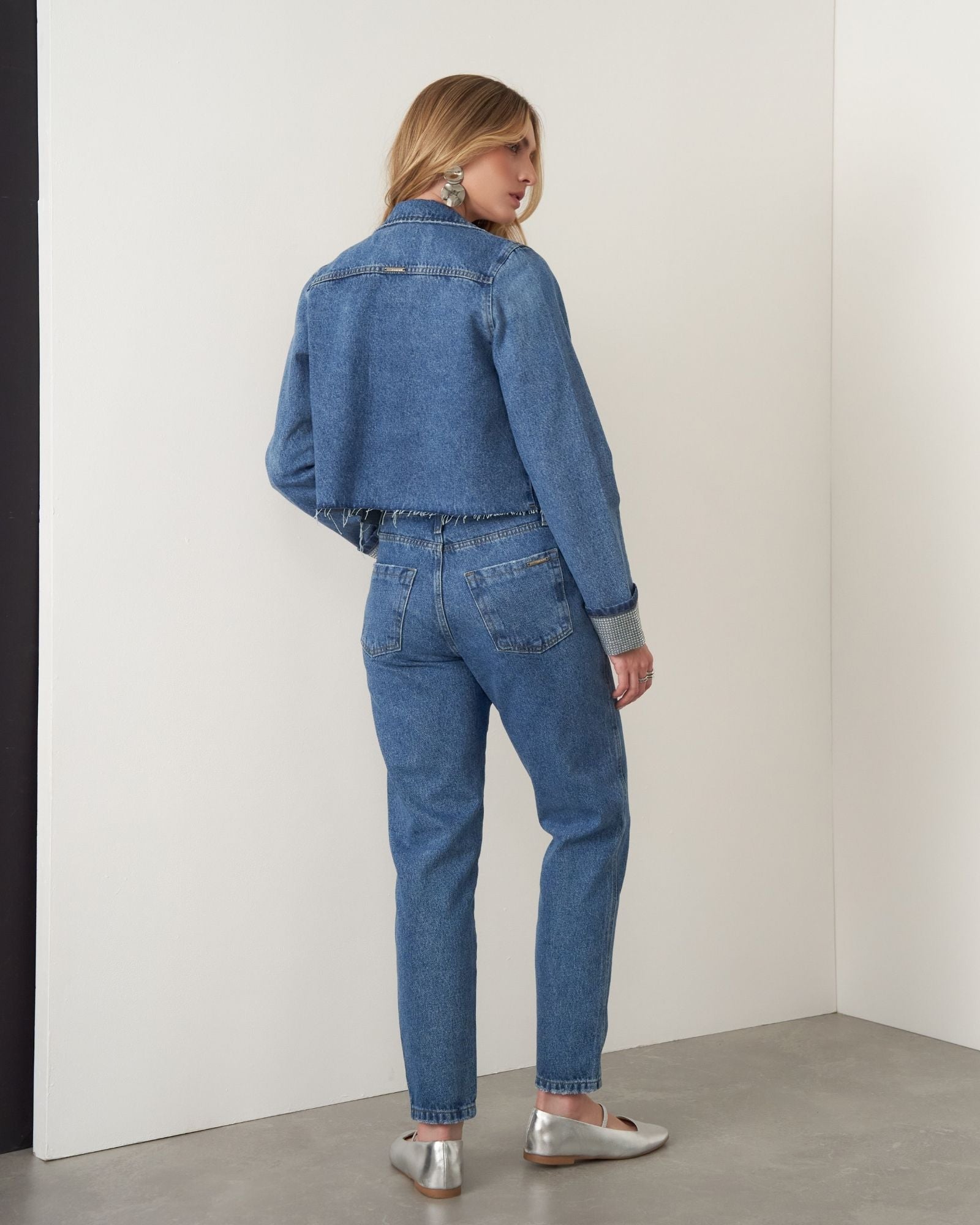 Calça Mom Jeans com Strass