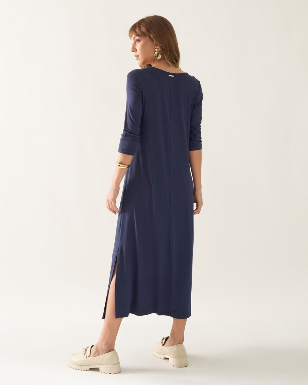 Vestido em Malha Leve com Fenda Lateral