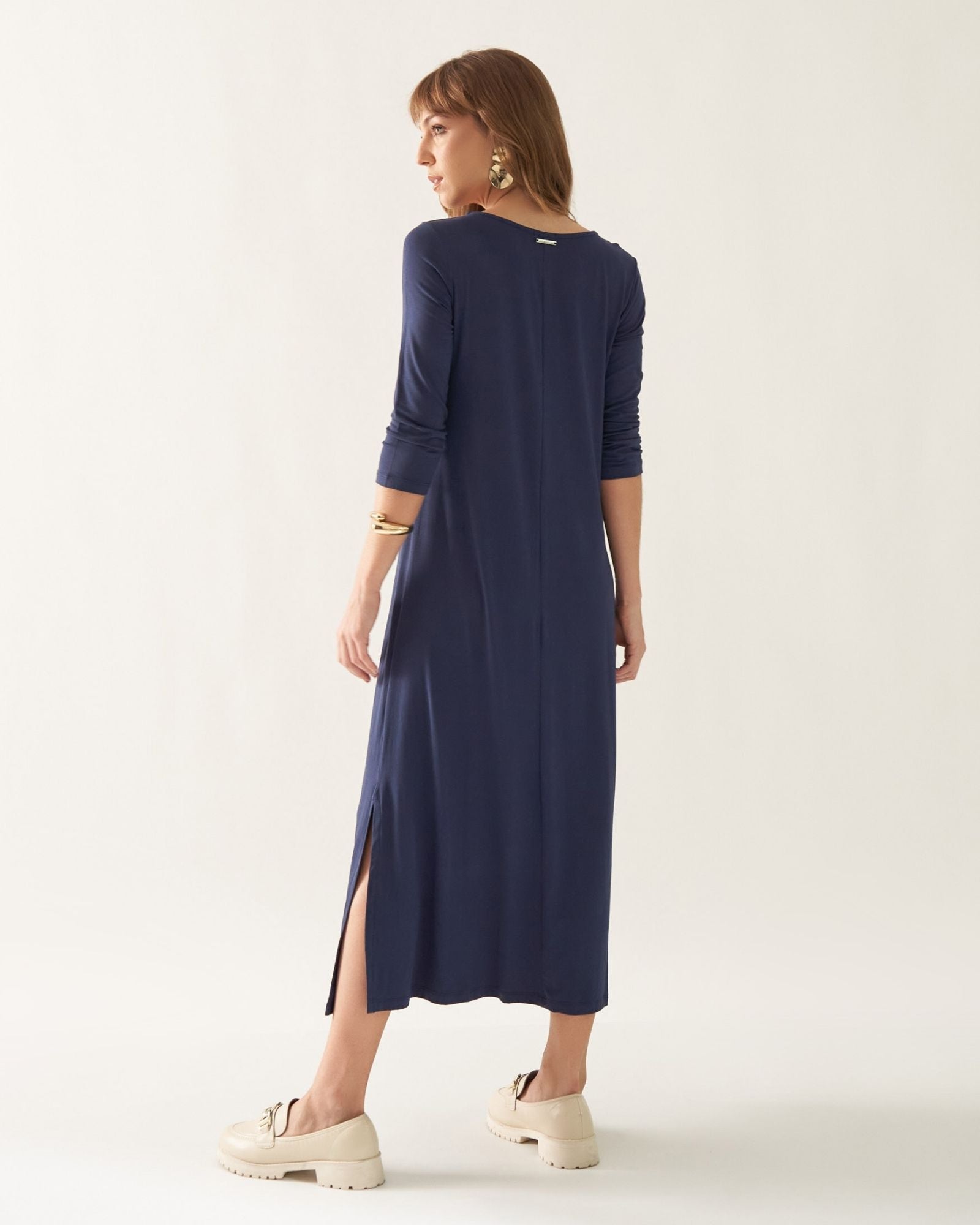 Vestido em Malha Leve com Fenda Lateral
