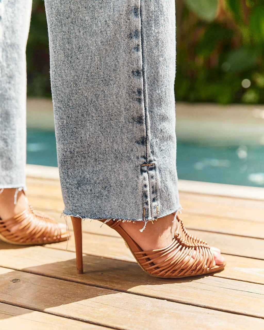 Calça Jeans Reta Fenda Lateral Barra a Fio