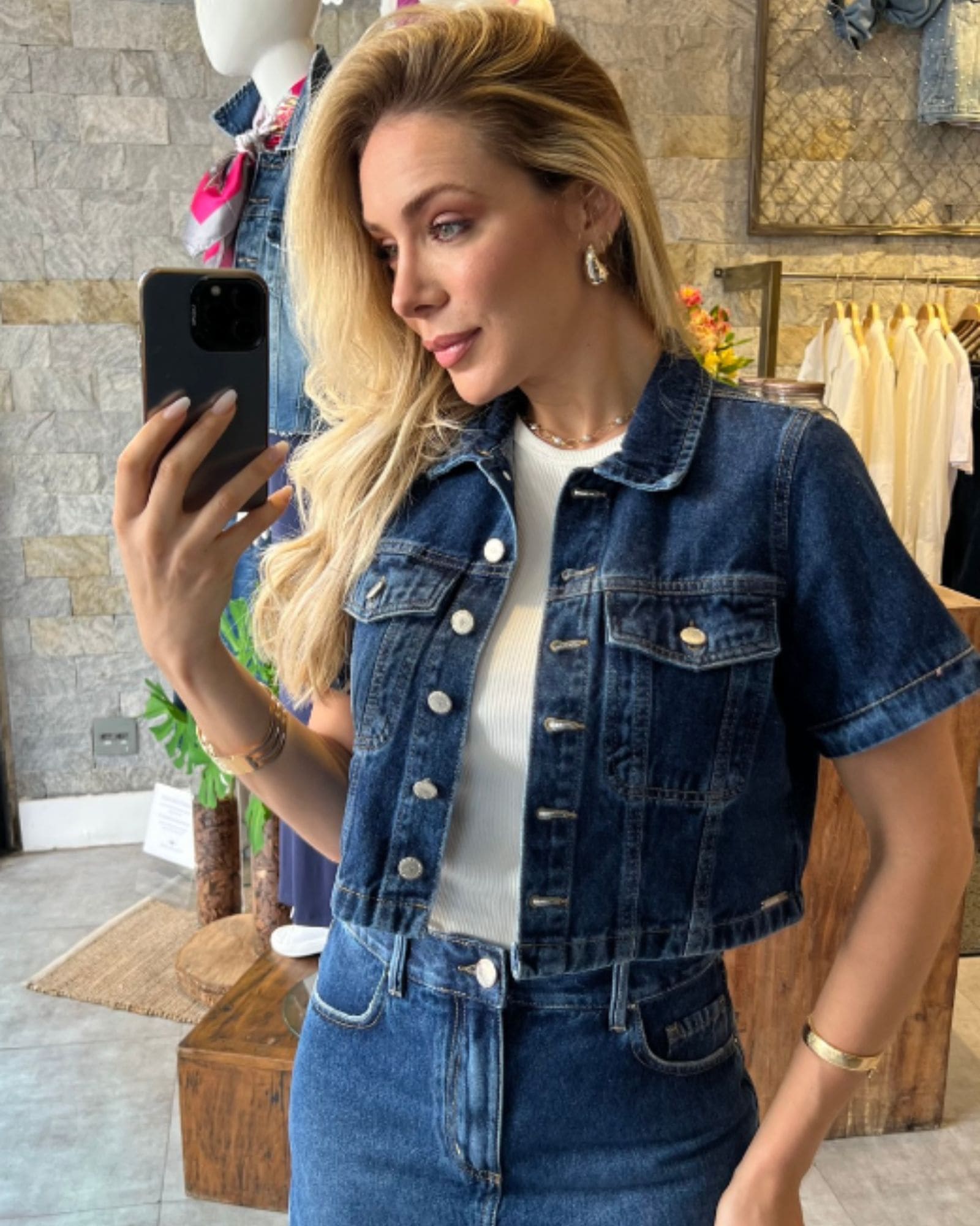 Jaqueta Jeans Cropped Manga Curta