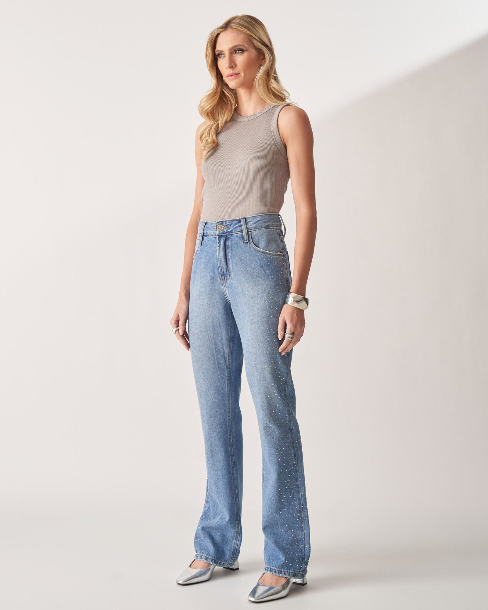 Calça Reta com Strass Hot Fix